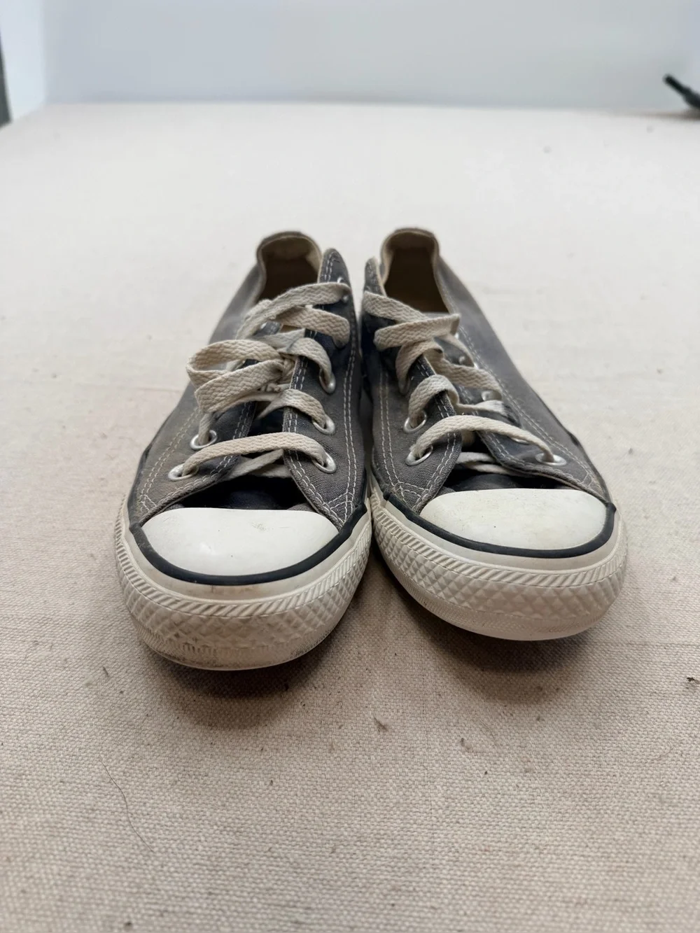 Converse  Low Top Sneakers in Gray and White